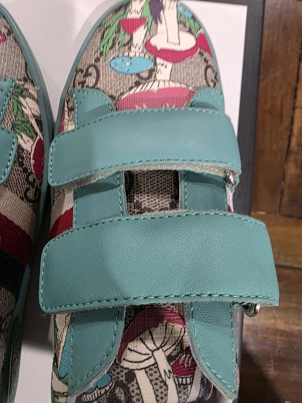 Gucci Kids Teal Mushroom Print Velcro Sneakers Size 33 Kids Like New